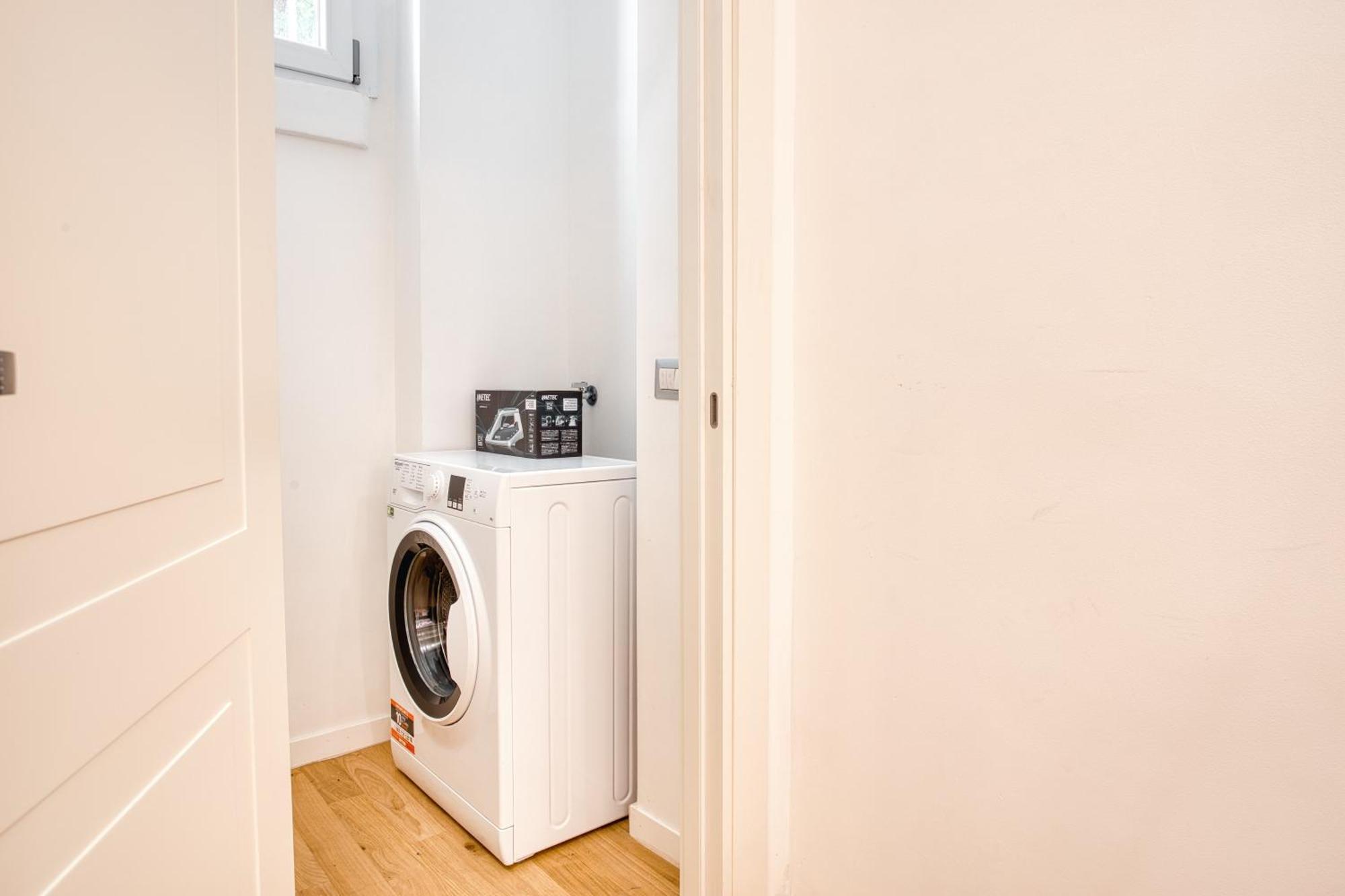 Walk To Navigli - Via Gola - 2 Bedrooms Apt Milan Luaran gambar