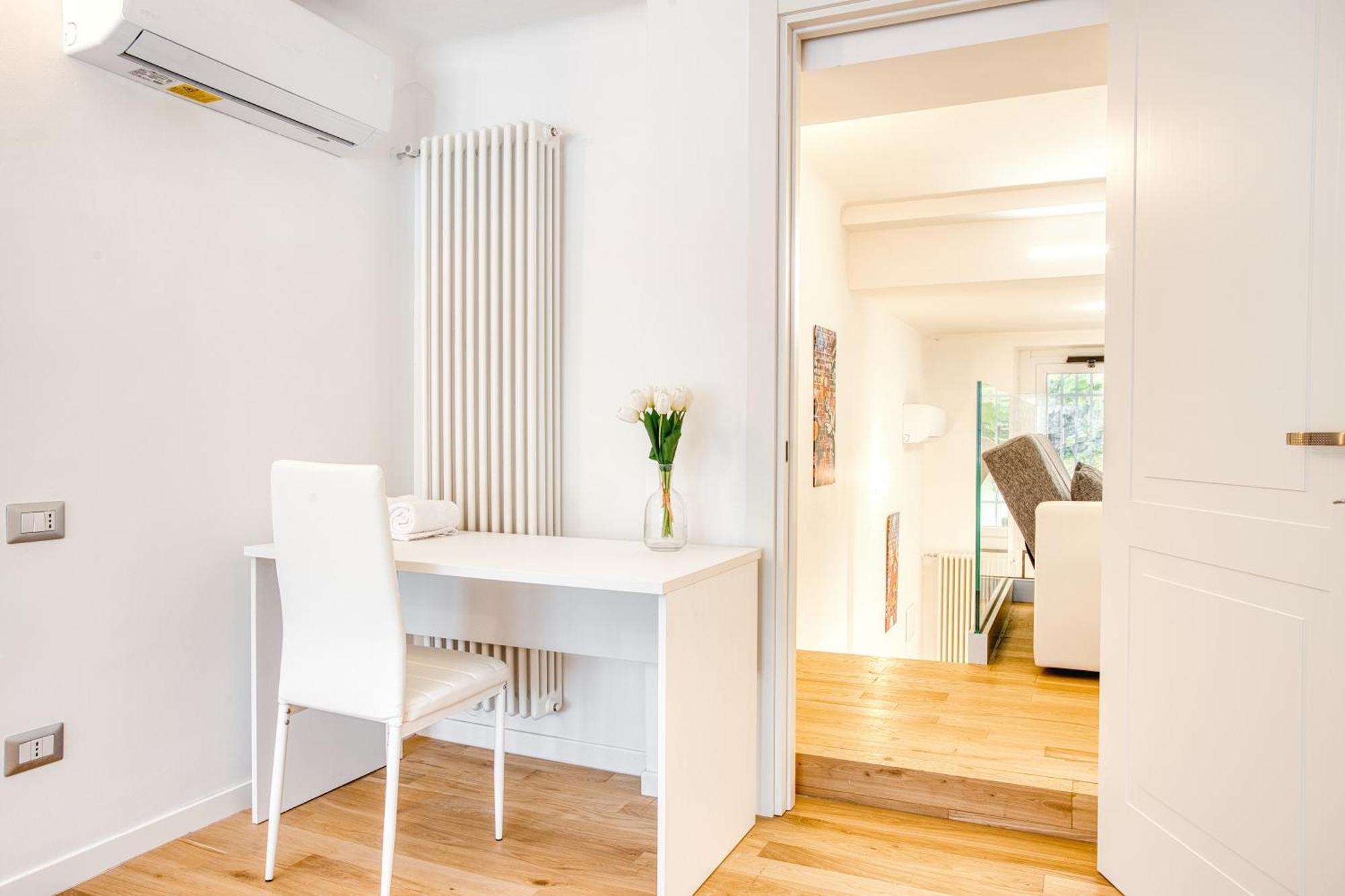Walk To Navigli - Via Gola - 2 Bedrooms Apt Milan Luaran gambar
